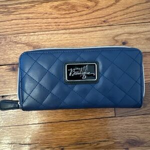 Disney Parks Boutique Mickey & Minnie Mouse Embroidered Navy Blue Zip Wallet